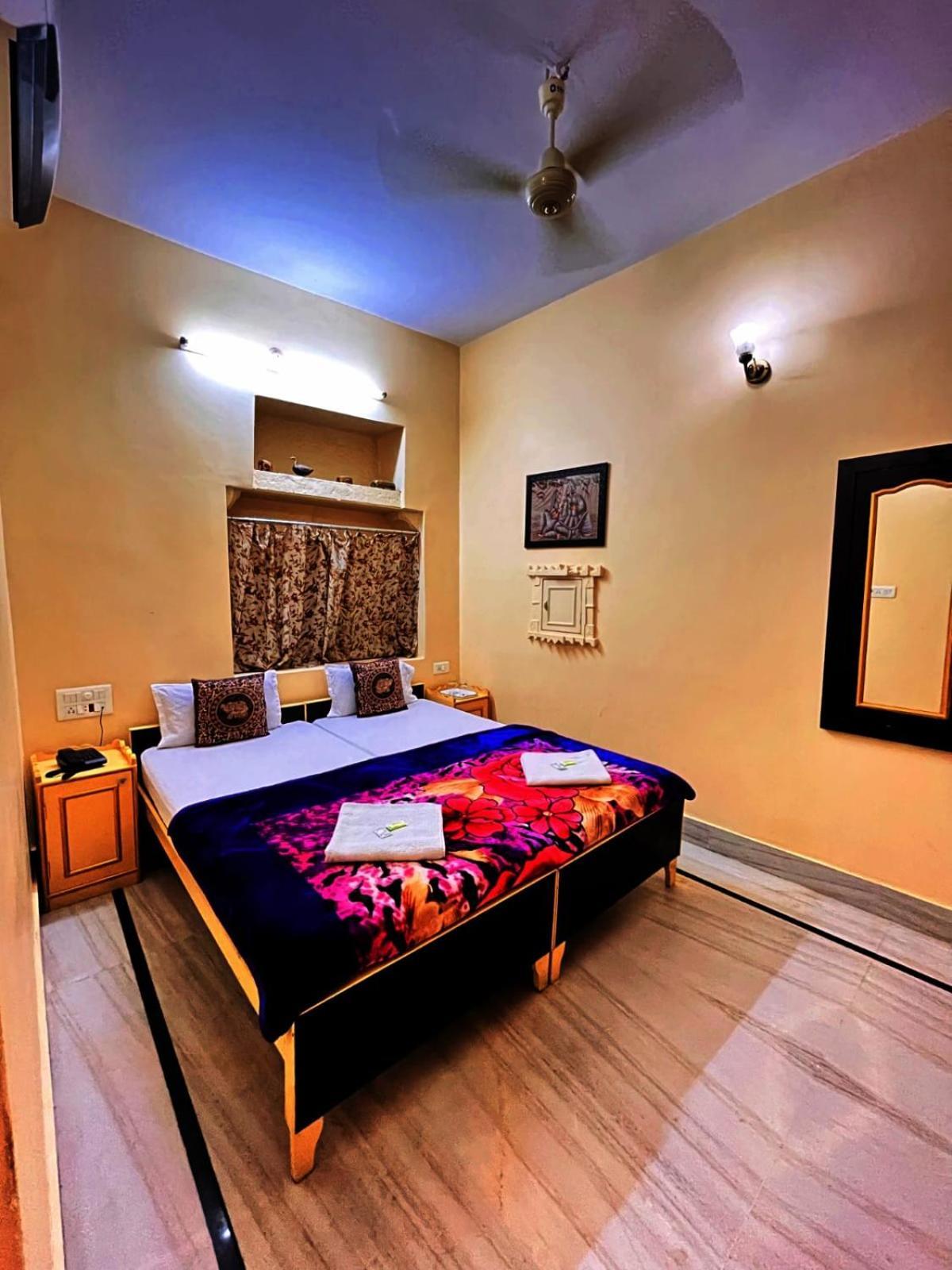 Hotel Himmat Niwas Jaisalmer Εξωτερικό φωτογραφία