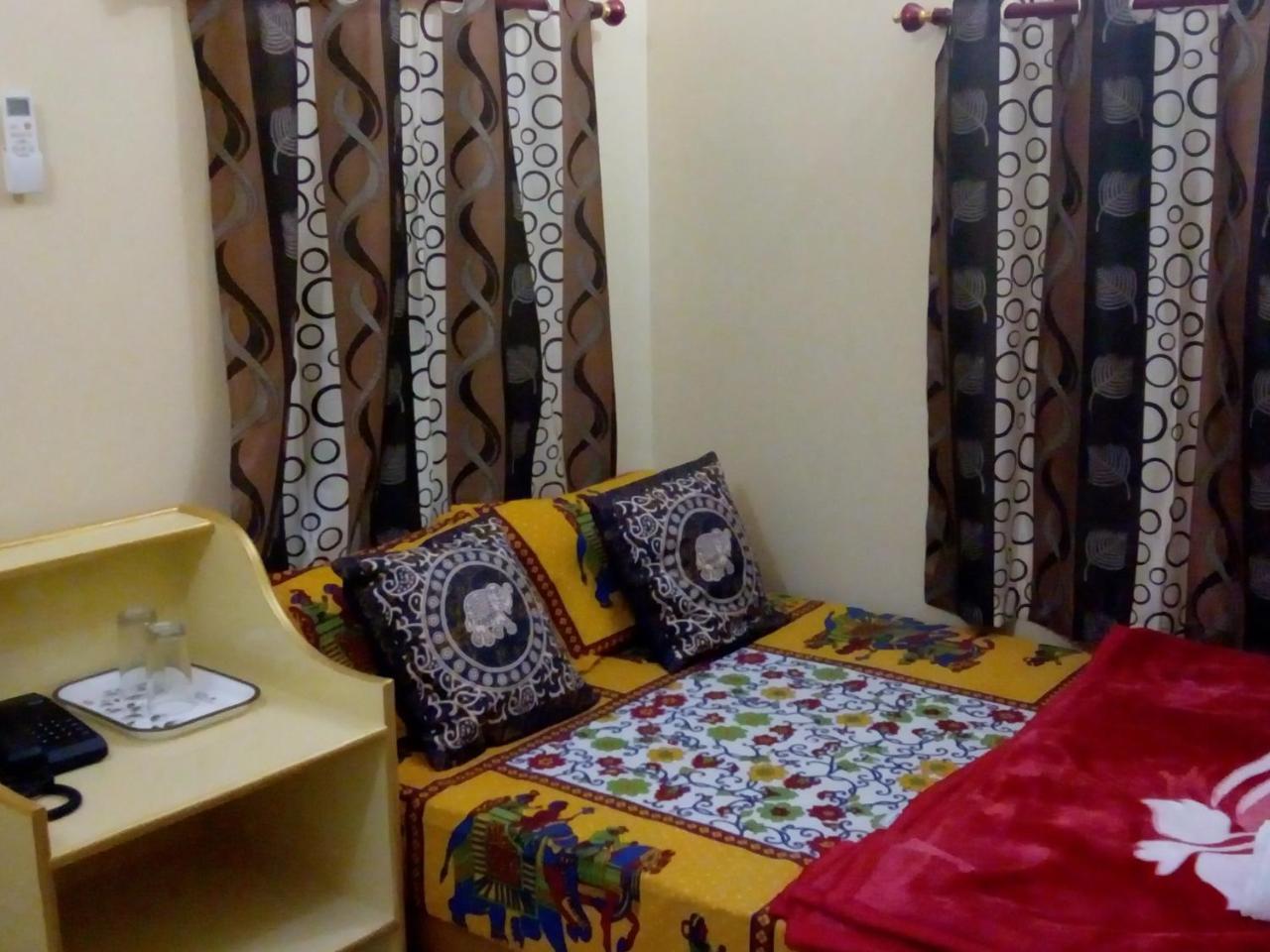 Hotel Himmat Niwas Jaisalmer Δωμάτιο φωτογραφία